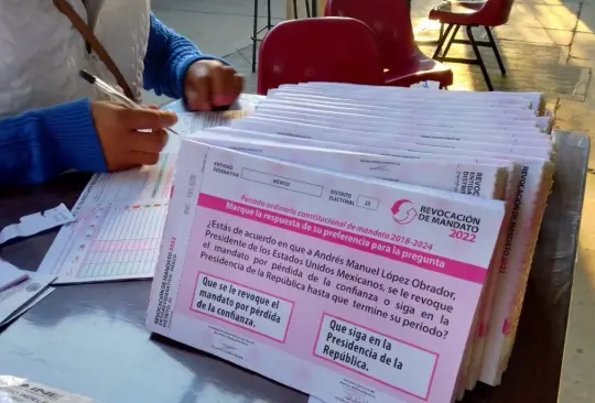 El INE comenzó a las 20:00 horas de este domingo el conteo de la revocación de mandato El INE comenzó a las 20:00 horas de este domingo el conteo de la revocación de mandato