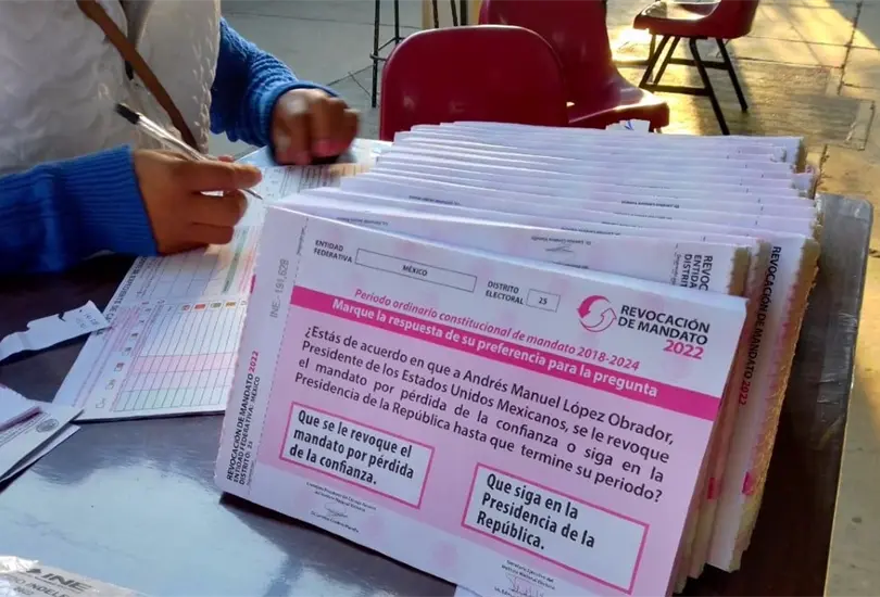 El INE comenzó a las 20:00 horas de este domingo el conteo de la revocación de mandato El INE comenzó a las 20:00 horas de este domingo el conteo de la revocación de mandato