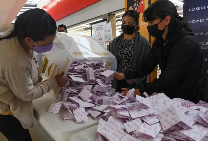 Los votos nulos se encuentran en un porcentaje cuyo límite inferior es de 1.6% y el límite superior es de 2.1%. Los votos nulos se encuentran en un porcentaje cuyo límite inferior es de 1.6% y el límite superior es de 2.1%.