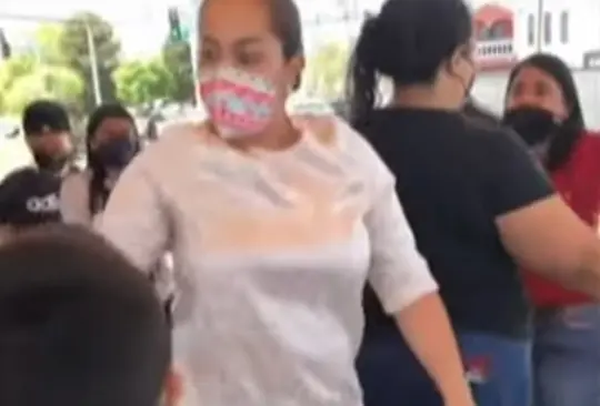 Reacciono violentamente porque no fue atendida a tiempo. Reacciono violentamente porque no fue atendida a tiempo.