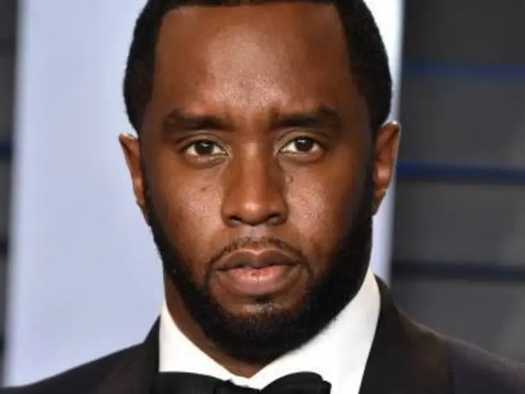 El rapero 'Diddy' y Jennifer López salieron por casi dos años, pero para ella fue una relación tormentosa que no se arrepiente de haber vivido pues le ayudó a ser una mejor cantante.