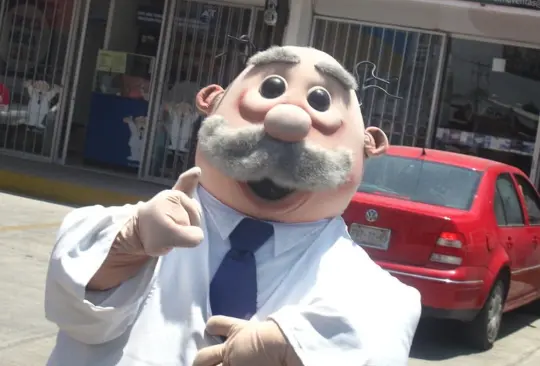 La botarga de Dr. Simi es uno de los personajes comerciales más famosos de México.