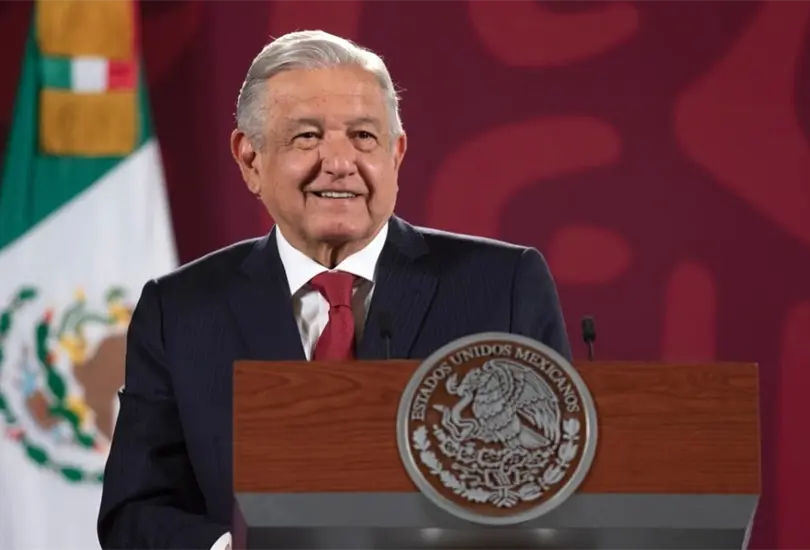 AMLO arremeti&oacute; contra el escritor Mart&iacute;n Moreno.