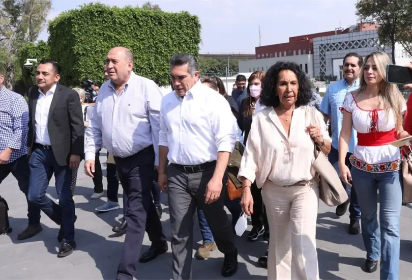 Los diputados de oposición buscan impedir que eventualmente los simpatizantes de Morena les impidan el acceso al Palacio Legislativo Los diputados de oposición buscan impedir que eventualmente los simpatizantes de Morena les impidan el acceso al Palacio Legislativo