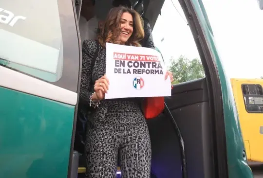 Paola Sánchez muestra su rechazo a la reforma eléctrica de López Obrador. Paola Sánchez muestra su rechazo a la reforma eléctrica de López Obrador.