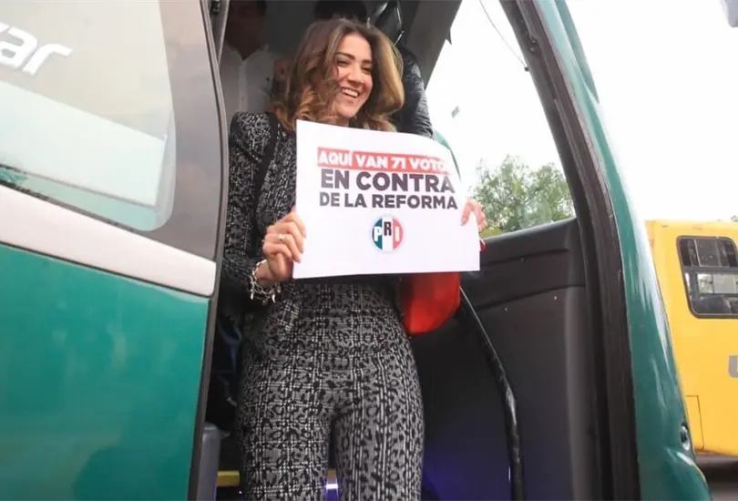 Paola Sánchez muestra su rechazo a la reforma eléctrica de López Obrador. Paola Sánchez muestra su rechazo a la reforma eléctrica de López Obrador.