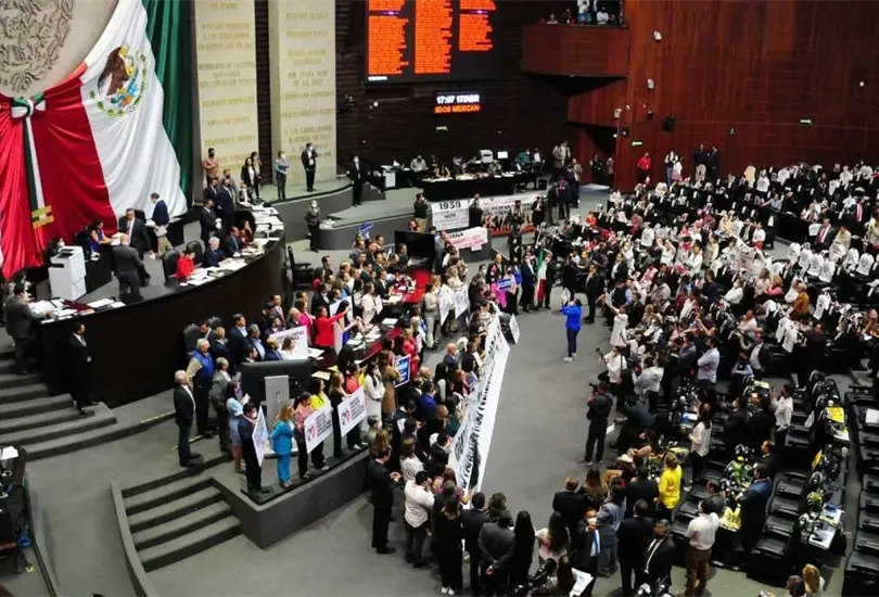 Los diputados debatieron por alrededor de 12 horas el dictamen de la reforma el&eacute;ctrica de AMLO.