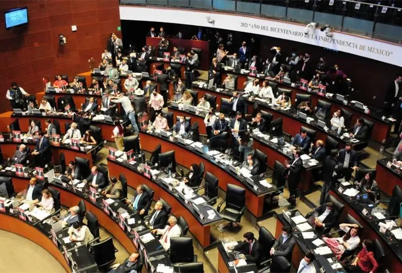 El Senado aprobó, con 76 votos a favor 45 en contra y 0 abstenciones las modificaciones a la ley minera. El Senado aprobó, con 76 votos a favor 45 en contra y 0 abstenciones las modificaciones a la ley minera.