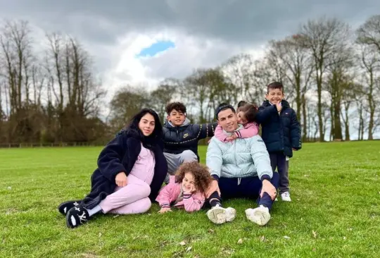 Cristiano Ronaldo ahora cuenta con 5 hijos Cristiano Ronaldo ahora cuenta con 5 hijos