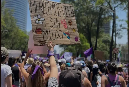 En la CDMX se registaron dos marchas, una hacia al Zócalo y otra hacia la fiscalía de atención a víctimas. 