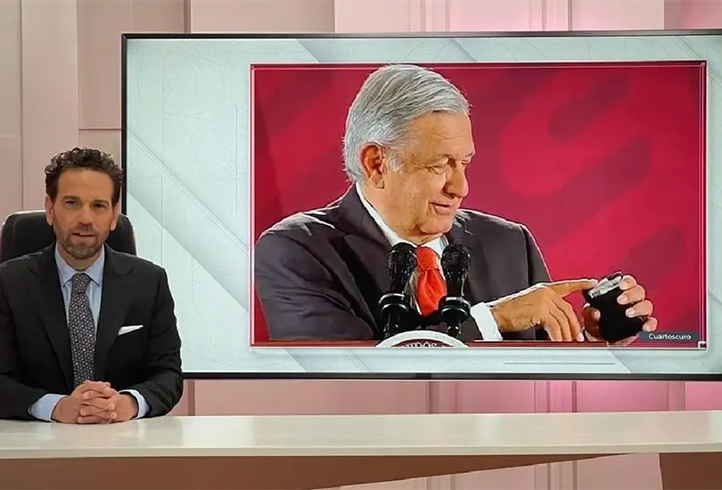 Carlos Loret de Mola critic&oacute; a AMLO por no hablar de los feminicidios. 