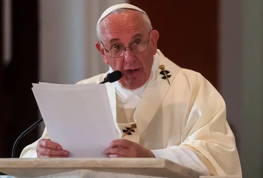 El Papa Francisco abrió debate en redes sociales por declaraciones sobre las suegras y nueras.