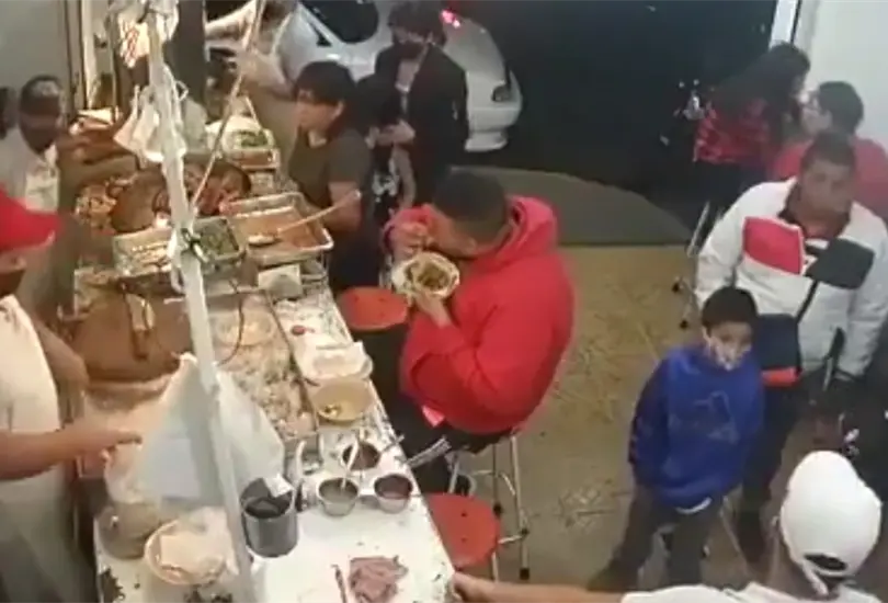 Los delincuentes obligaron a los taqueros a entregar sus ganancias del d&iacute;a. 