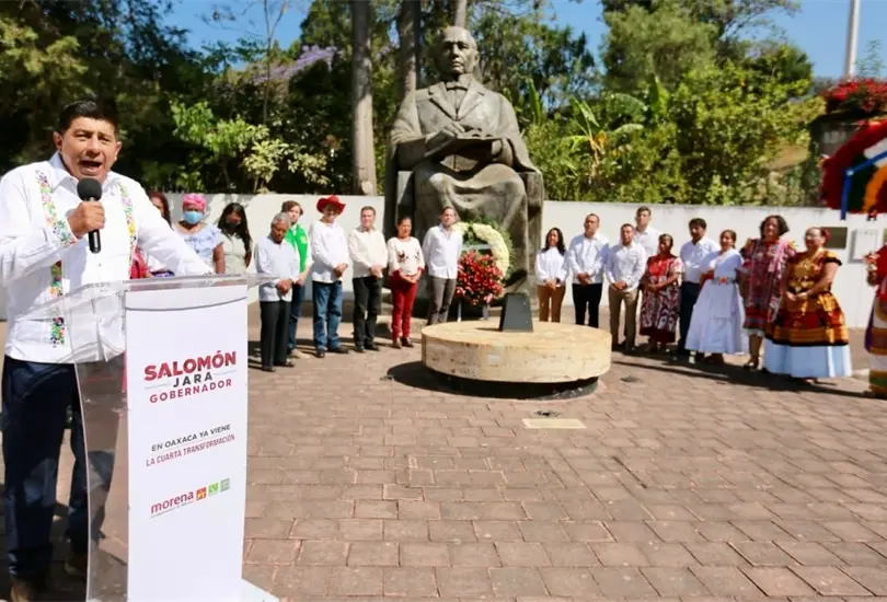 Salom&oacute;n Jara llev&oacute; una ofrenda floral al &acute;Benem&eacute;rito de las Am&eacute;ricas&acute;.