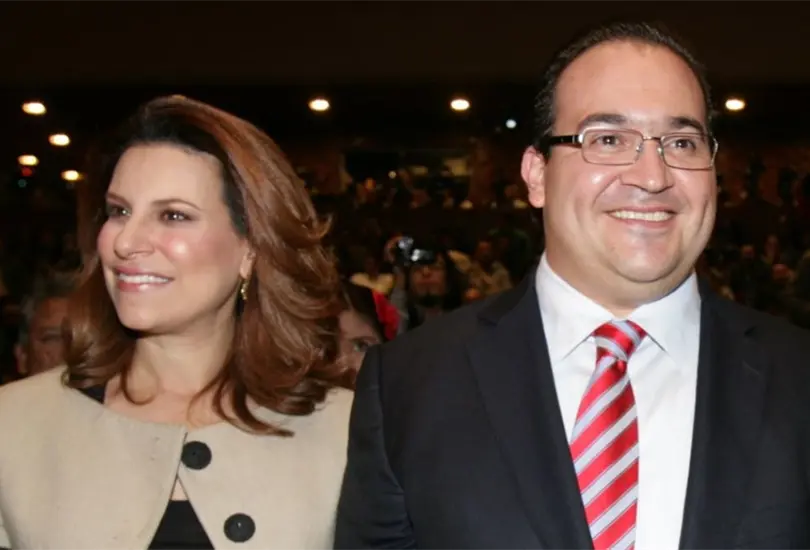 Karime Mac&iacute;as enfrenta una orden de aprehensi&oacute;n por su presunta responsabilidad en el desv&iacute;o de  112 millones de pesos empresas fantasma cuando era presidenta del DIF en Veracruz.