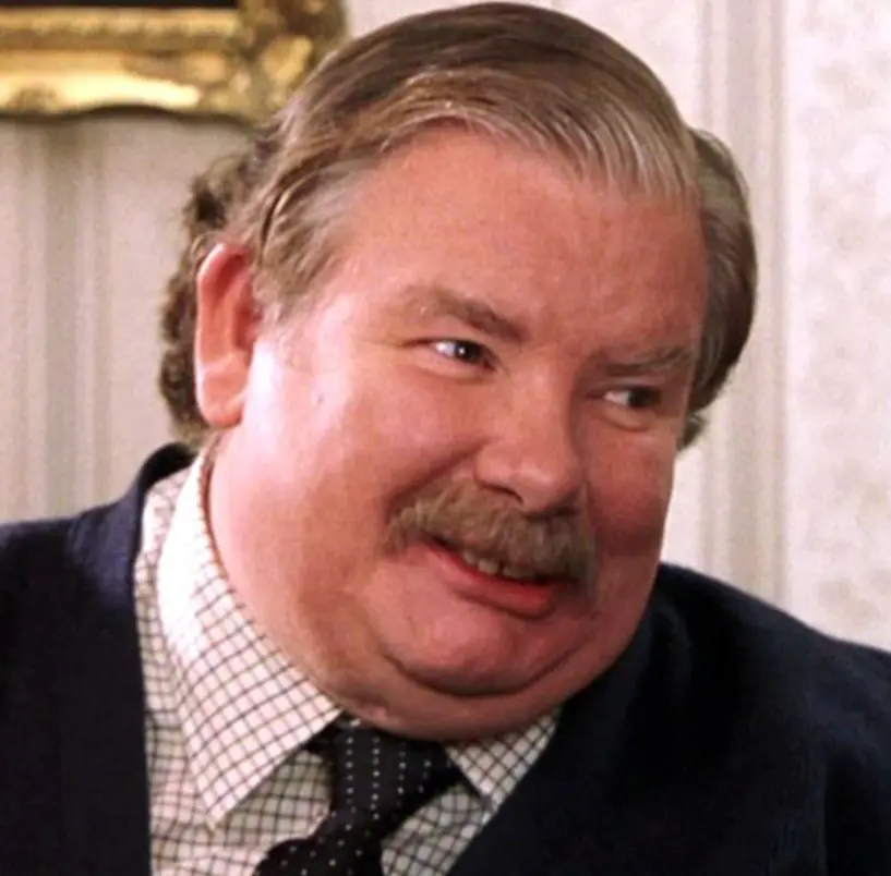 Interpretó a Vernon Dursley, el tío de Harry Potter.