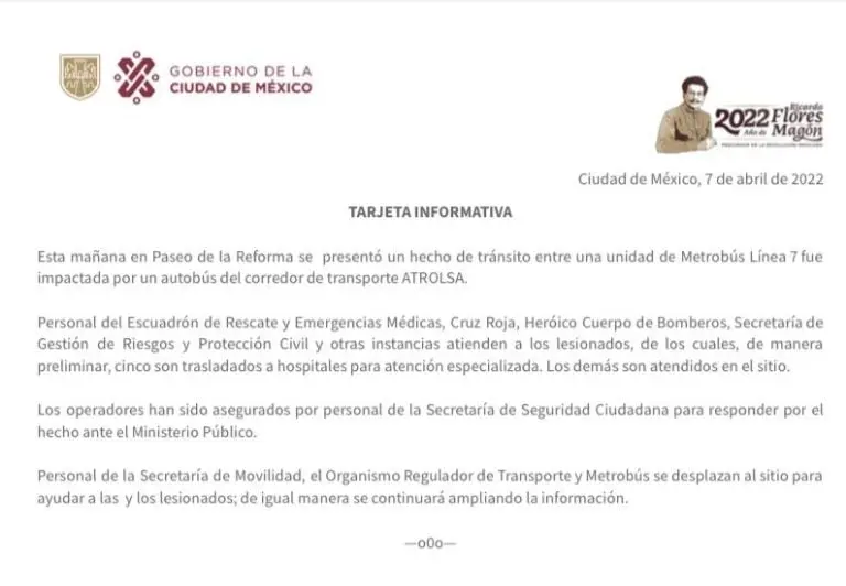 Los heridos son atendidos en el sitio del accidente. FOTO: Twitter