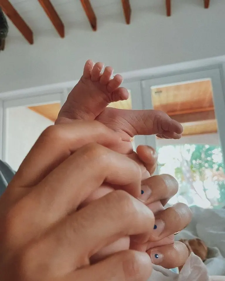 La pareja compartió fotografías inéditas de su pequeña Índigo - Especial