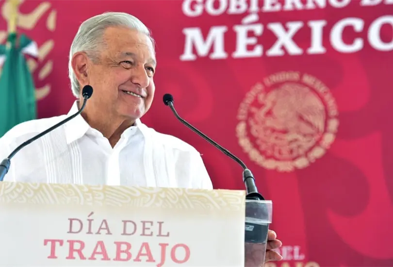 AMLO conmemor&oacute; el D&iacute;a del Trabajo en Dos Bocas.