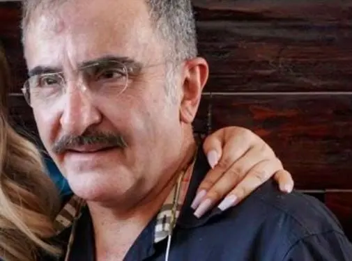 La prometida de Vicente Fernández Jr. es 19 años más joven que el hijo del "Charro de Huentitán".