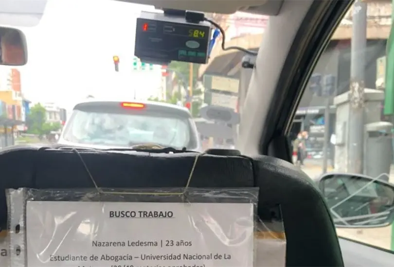 Taxista ayuda a su hija a encontrar empleo Taxista ayuda a su hija a encontrar empleo