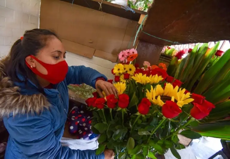 Flores por el Día de las Madres en México. Foto: Cuartoscuro.