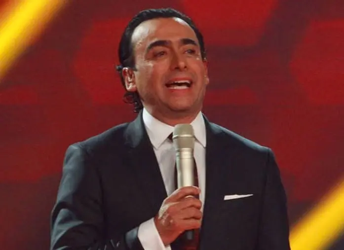  Será el conductor principal de "La Academia" 20 años, tal como lo hizo en ocasiones anteriores.