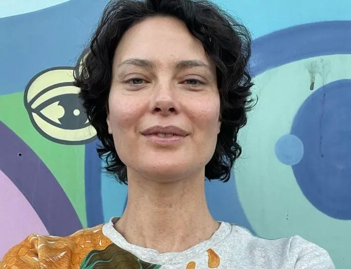 Era una de las publicistas de Warren, quien se dedicaba a atender cuentas de lujo.