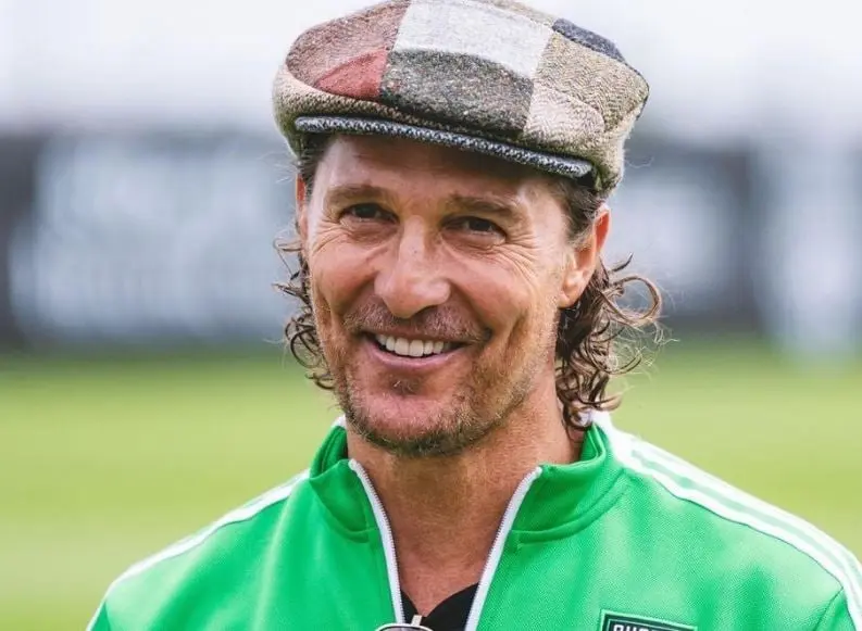 Era un publicista de Nueva York que busca representar una cuenta de joyer&iacute;a y apuesta que puede enamorar a una mujer en  d&iacute;as a cambio de esto.