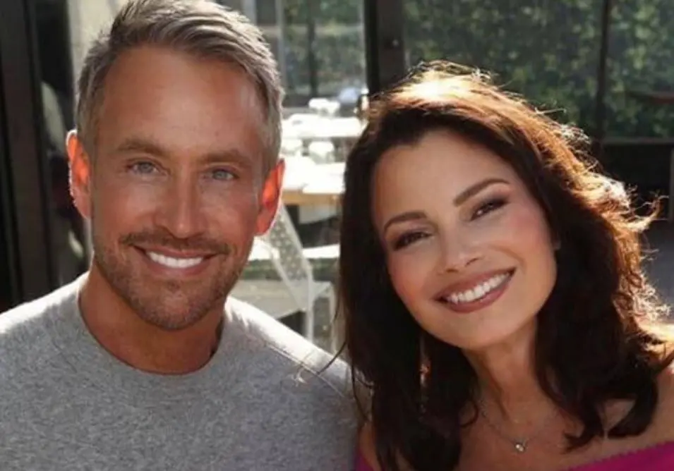 El productor y escritor de la serie, Peter Marc Jacobson estuvo casado con Fran Drescher mientras rodaron el programa.