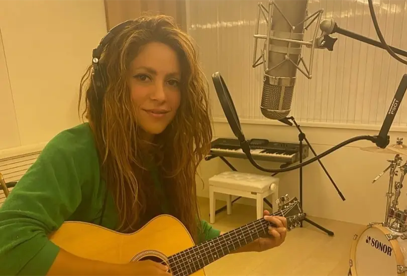 Seg&uacute;n la exempleada, Shakira no deja a sus trabajadores que la miren a los ojos o le tomen fotograf&iacute;as