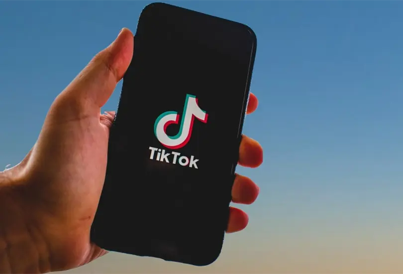 La madre alega que la influencia de TikTok fue la raz&oacute;n por la que su hija de 10 a&ntilde;os perdiera la vida