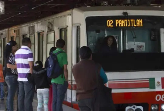 La estación Los Reyes forma parte de la Línea A del Metro.