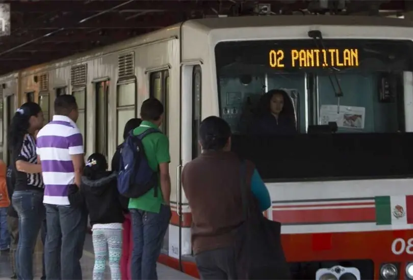 La estaci&oacute;n Los Reyes forma parte de la L&iacute;nea A del Metro.