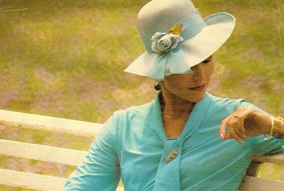  En 1979 se divorci&oacute; de Errol, quien la maltrataba, y se mud&oacute; a Durban. 