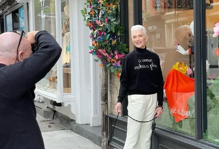  Maye continu&oacute; con su carrera de modelo. Fue la primera dietista que apareci&oacute; en cajas de cereales Special K, pos&oacute; desnuda para "Time", apareci&oacute;  en la cubierta de "Elle Canad&aacute;" en 2012 y protagoniz&oacute; campa&ntilde;as publicitarias para Target y Virgin America.