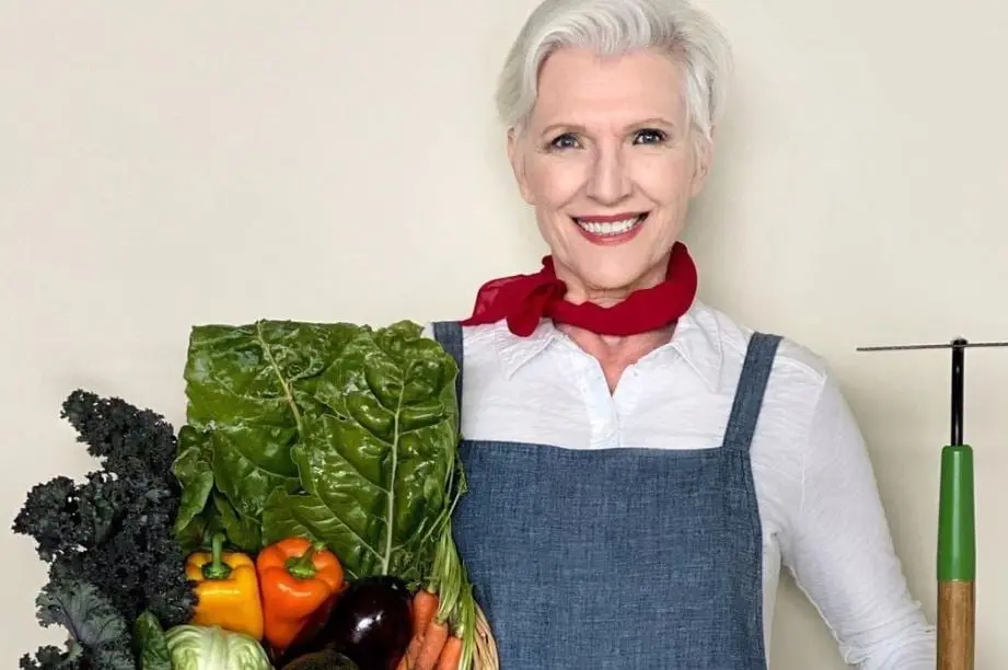 Trabaj&oacute; 45 a&ntilde;os como nutricionista. impartiendo conferencias, escribiendo art&iacute;culos y asesorando a pacientes. 