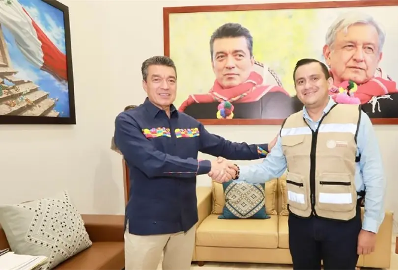 El gobernador de Chiapas, Rutilio Escand&oacute;n, y el delegado de Programas Integrales de Desarrollo, Antonio Aguilar.