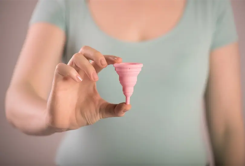 Nueva ley que utiliza el t&eacute;rmino "personas menstruantes" en lugar de "mujeres" causa pol&eacute;mica en Chile