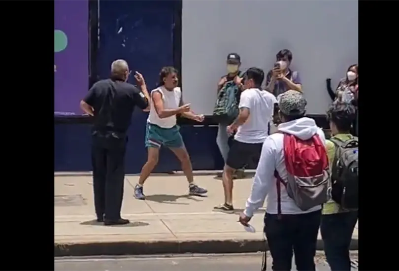 El profesor y el alumno se enfrentaron a golpes afuera de la ESIME en Zacatenco.