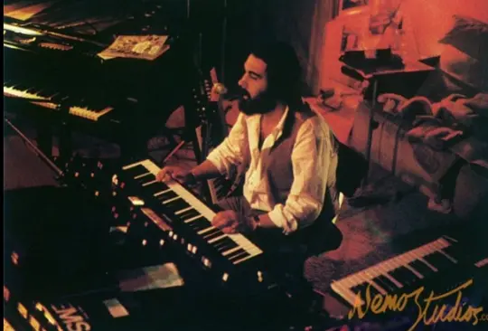 Vangelis gan&oacute; el Oscar por la cinta Carros de fuego