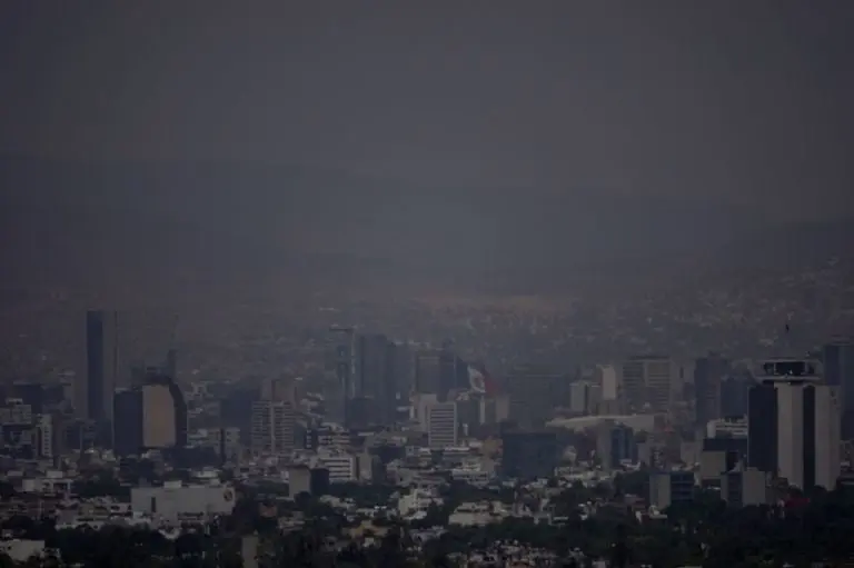 Por la contingencia ambiental se activa el doble hoy no circula el 3 de mayo. FOTO: Cuartoscuro
