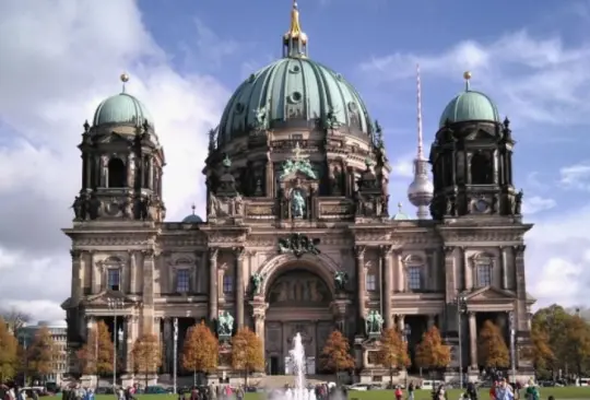 Los n&oacute;made digitales son personas que tienen un trabajo digital remoto y pueden vivir en otro pa&iacute;s o viajar mientras trabajan. Te mostramos 10 pa&iacute;ses que te dan visa para que hagas home office desde ah&iacute;.