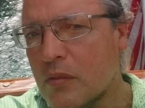 Era el hermano de Maricruz, quien estaba enamorado de Beatriz pero ten&iacute;a problemas con las drogas.