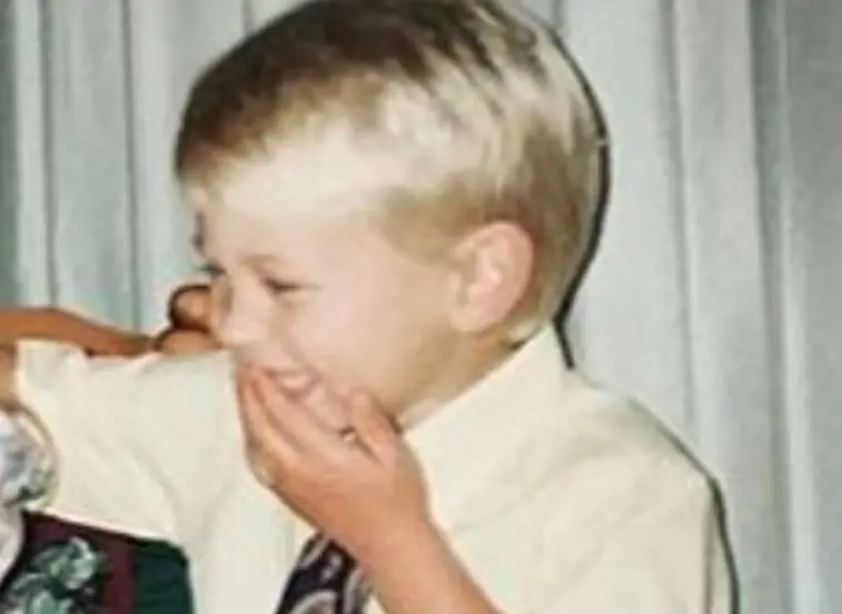 Nació en California en agosto de 1991. Cuando cumplió 13 años, un representante se le acercó para ayudarlo a entrar al mundo del espectáculo. 