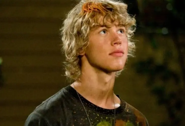 En 2009 debutó en el cine con la película "Aliens in the Attic", y ese mismo año protagonizó la serie "Family Ruby & the Rockits".