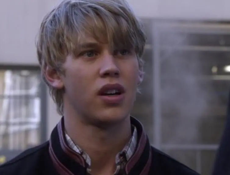 El siguiente año obtuvo un papel recurrente en la serie "The CW Life Unexpected".