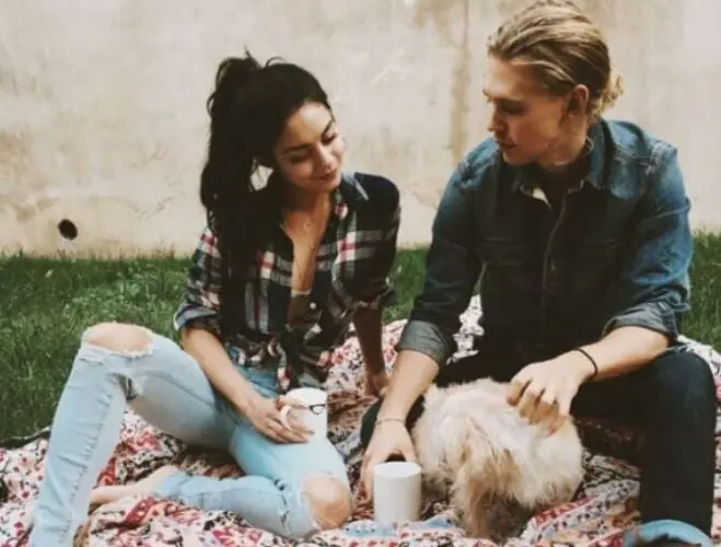 En 2011 comenzó una relación que duró casi nueve años con la actriz Vanessa Hudgens.