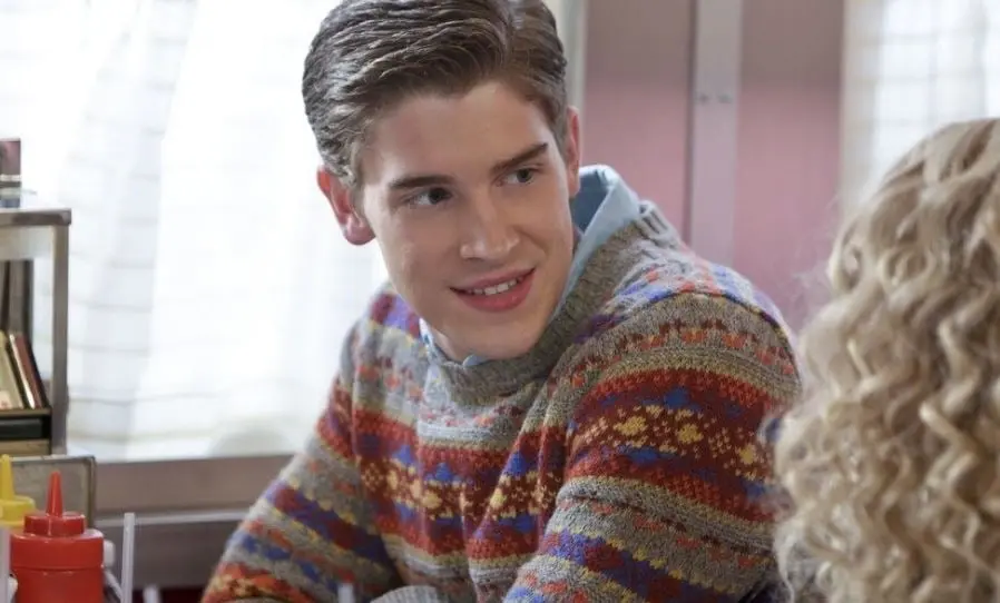 En 2012 fue elegido para uno de los papeles más icónicos de su carrera, el de Sebastian Kydd, un rompecorazones en la serie "The Carrie Diaries", la precuela de "Sex and the City".