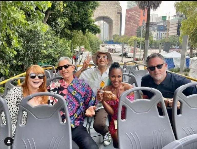 El elenco dio un paseo por el Turibus de Avenida Reforma